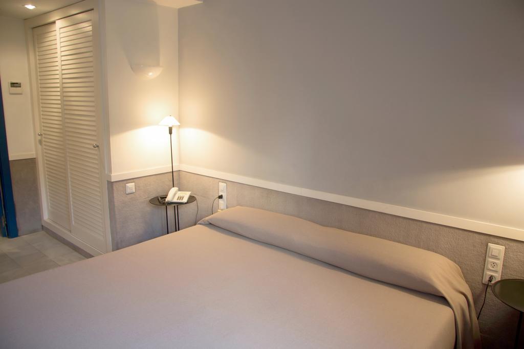 Apartamentos Descartes บาร์เซโลนา ภายนอก รูปภาพ