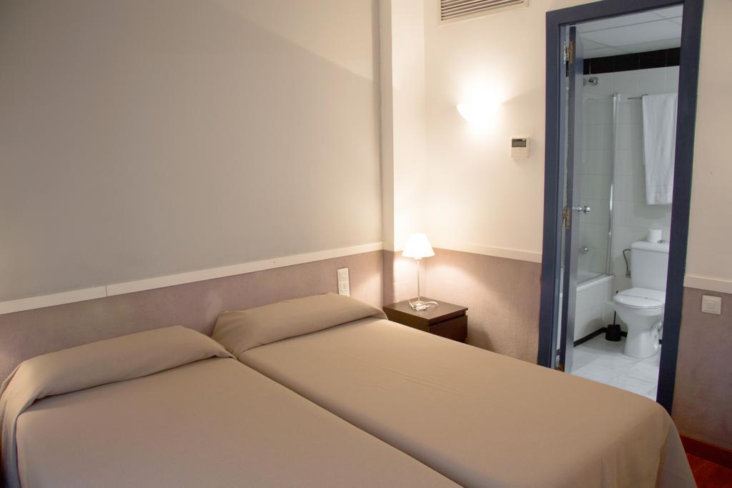 Apartamentos Descartes บาร์เซโลนา ภายนอก รูปภาพ