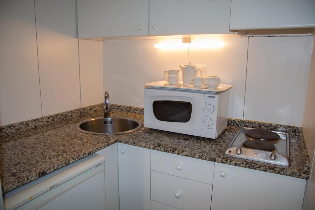 Apartamentos Descartes บาร์เซโลนา ภายนอก รูปภาพ