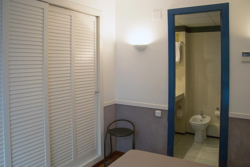 Apartamentos Descartes บาร์เซโลนา ภายนอก รูปภาพ