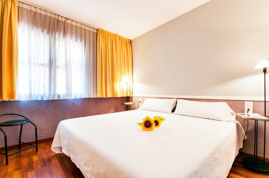 Apartamentos Descartes บาร์เซโลนา ภายนอก รูปภาพ