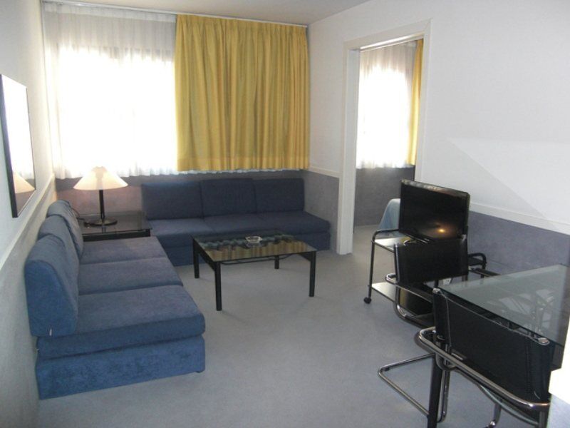 Apartamentos Descartes บาร์เซโลนา ภายนอก รูปภาพ