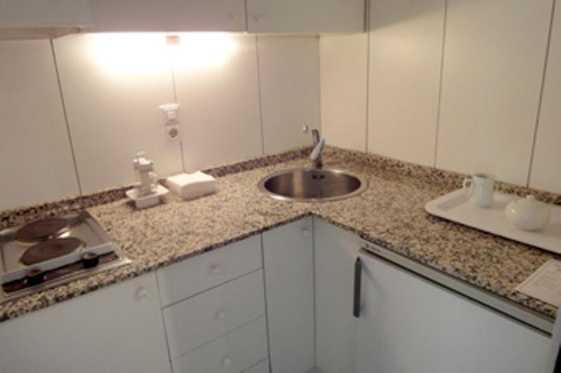Apartamentos Descartes บาร์เซโลนา ภายนอก รูปภาพ